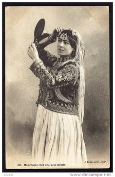 b8124dc31a32a89398e881715c48764c--vintage-portrait-traditional-clothes